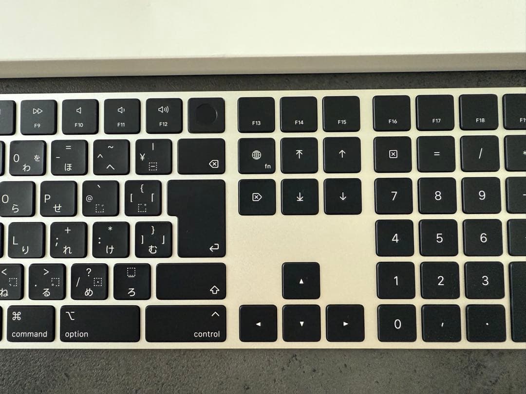 ほぼ新品】Magic Keyboard with Touch ID 日本語配列