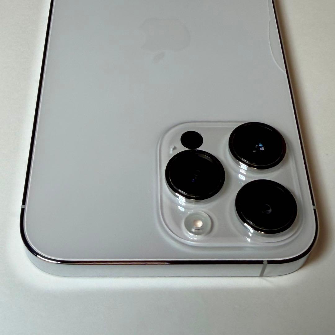 Apple iPhone 14 Pro Max 1TB 本体 シルバー 背面ヒビ - メルカリ