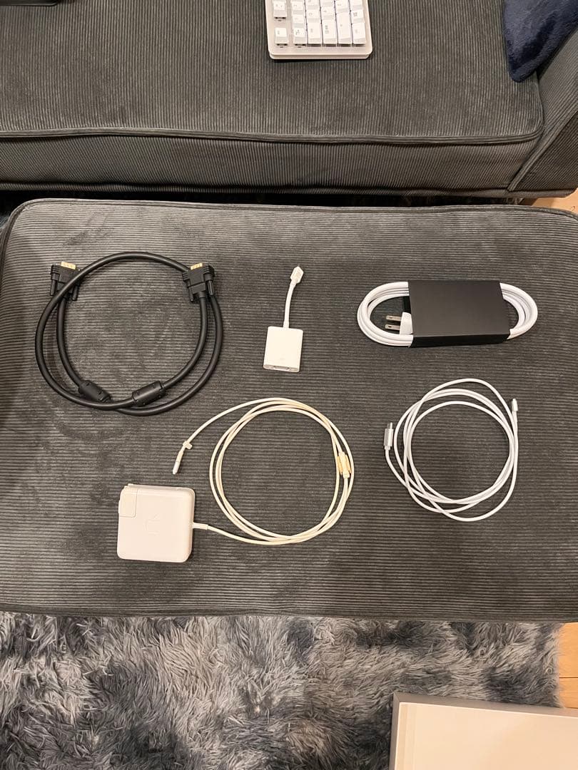 MacBook Pro Supreme 2014 retina 500gb - メルカリ