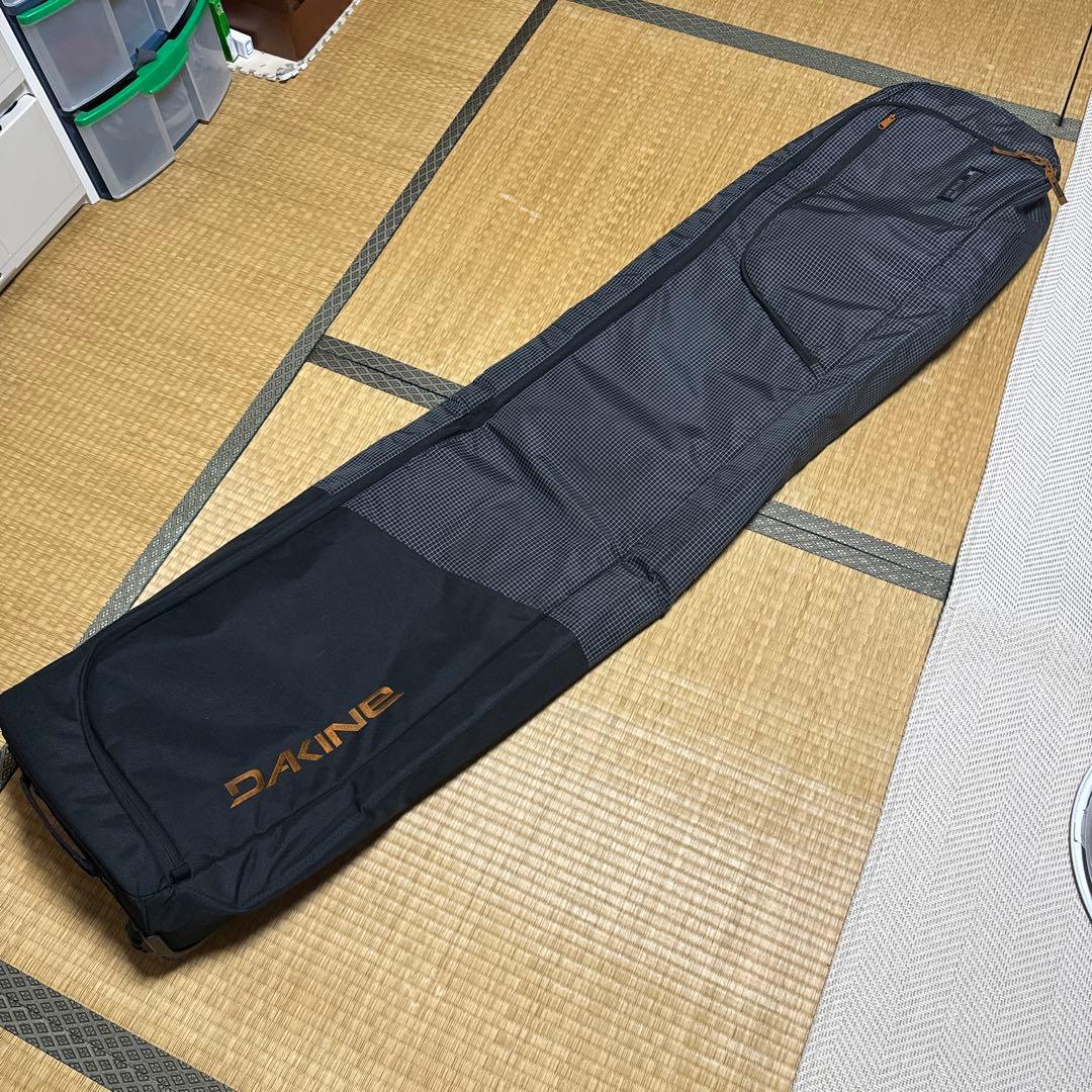 DAKINE LOW ROLLER 165 スノーボードバッグ　キャスター付き Dakine Low Roller Snowboard Bag | evo
