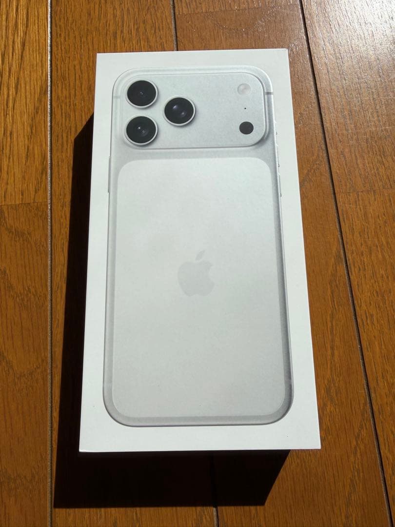 Apple iPhone 17 ProMax 256GB シルバー 本体 iPhone 17 Pro Max 256GB シルバー with AppleCare+: Apple Rewards