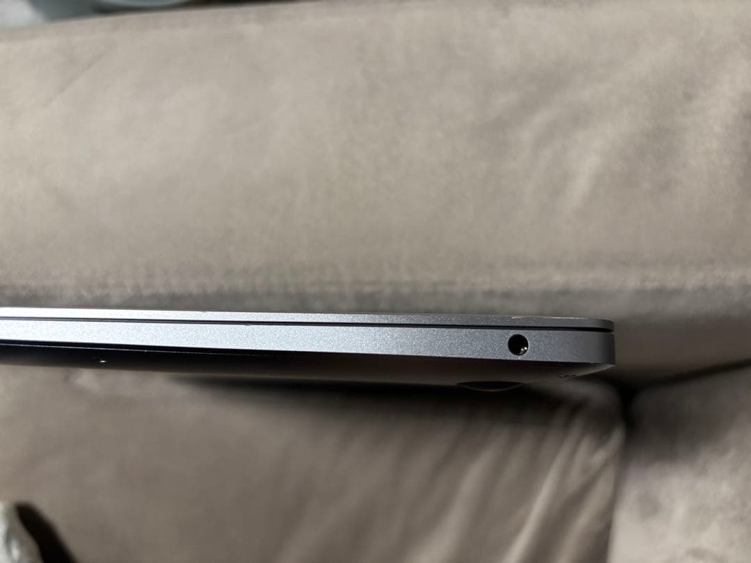 充放電84回MacBook Air2018 8GB 箱・純正充電器付初期化済み - メルカリ