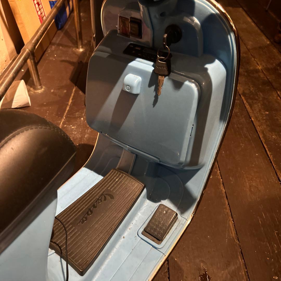 ベスパ　電動バイク　子供用　玩具　旧車　イタリア　お洒落