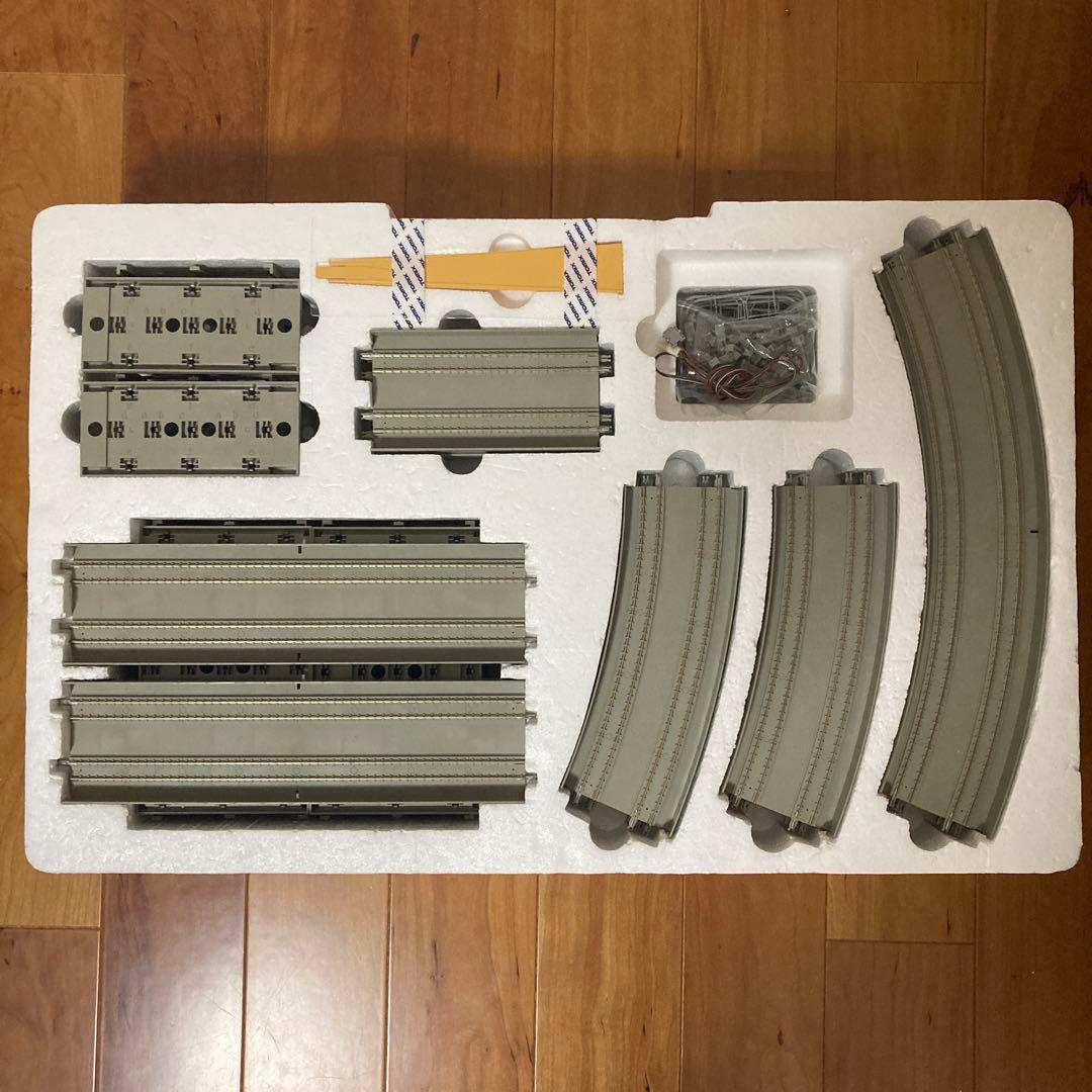 TOMIXレールセット： 高架複線スラブ大円セット(品番 91079)