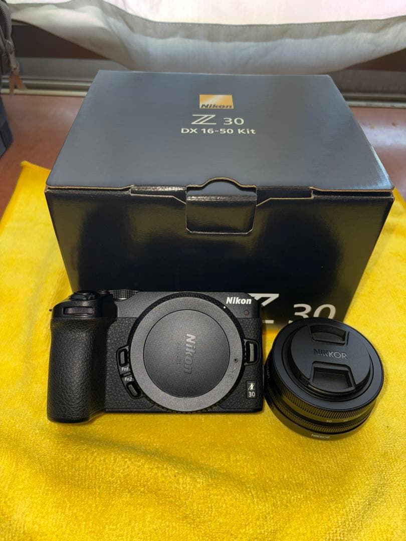 【極上】Nikon Z 30 DX 16-50 Kit S数822枚 付属品多数 Amazon | ニコン ミラーレス 一眼カメラ Zシリーズ Z30 16-50 VR