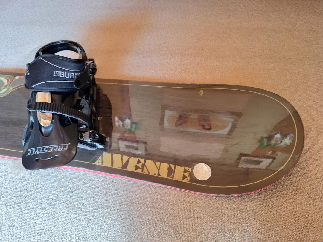 BURTON(バートン)AVENUE(アベニュー)スノーボード ビンディング付き BURTON(バートン)AVENUE(アベニュー)スノーボード ビンディング付きの