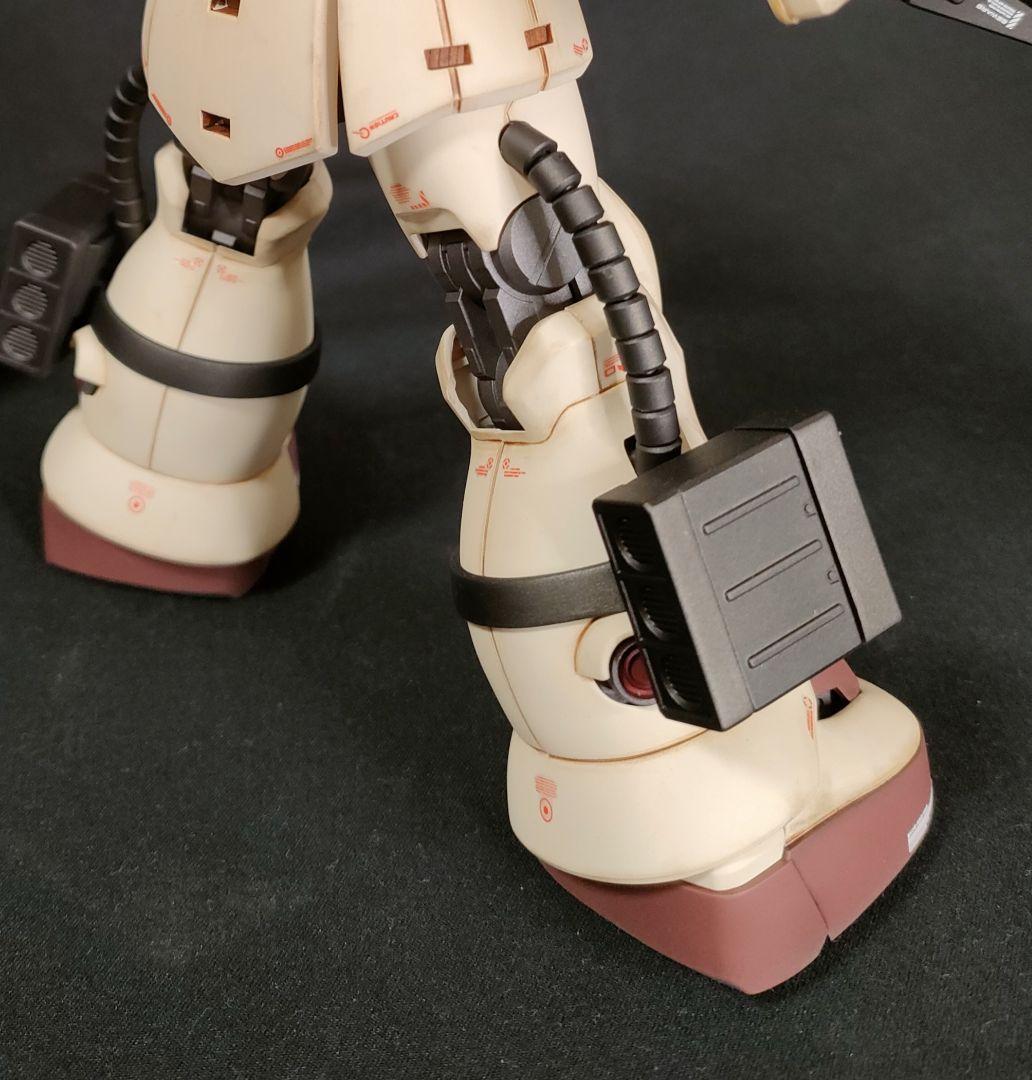 ガンプラ 塗装済完成品 MG 1/100 MS-06F-2 ザクII F2型