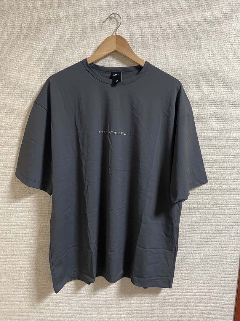 LYFT グレー Tシャツ Mサイズ - メルカリ