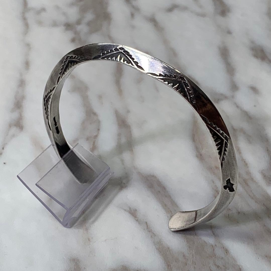 Dear Blossom トライアングルバングル silver刻印 ナバホ - メルカリ