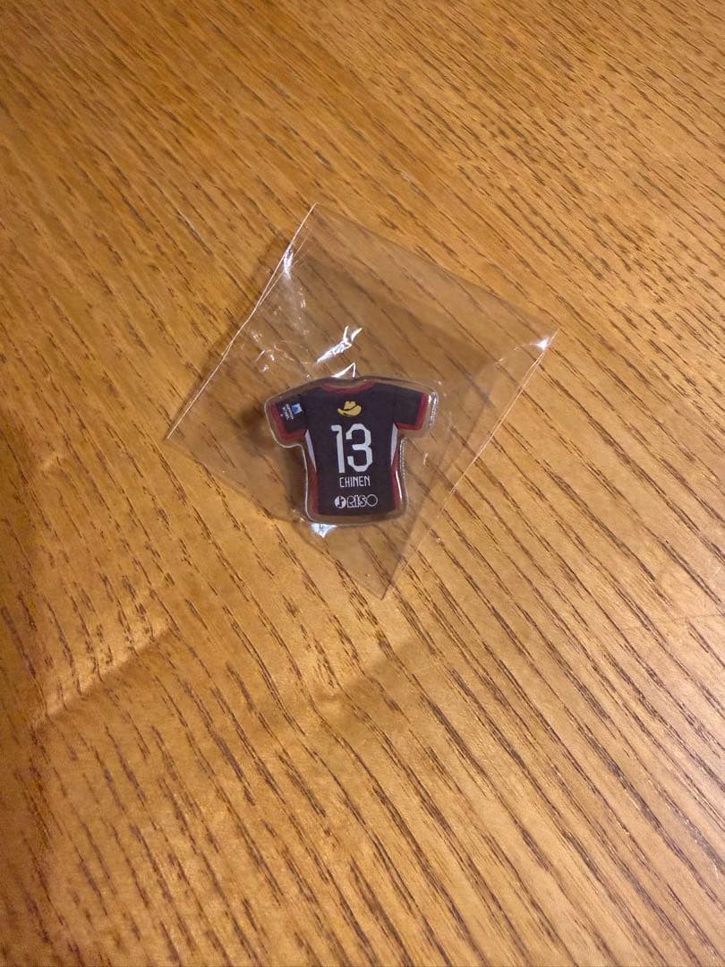 鹿島アントラーズ 26ユニフォームピンバッジ 知念慶 - メルカリ