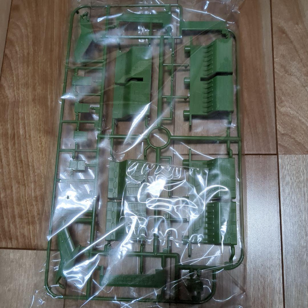 S*g様 ムサイ級軽巡洋艦 ガンダム ネオ 1/400 スケール バンダイ　ジャ