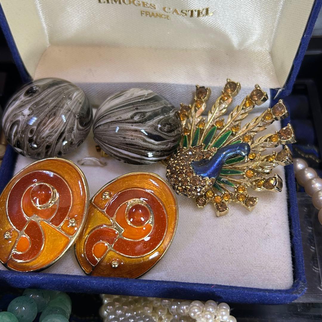 遺品整理 家財整理 天然 アクセサリー ネックレス 緑石 等 ㊴ - メルカリ