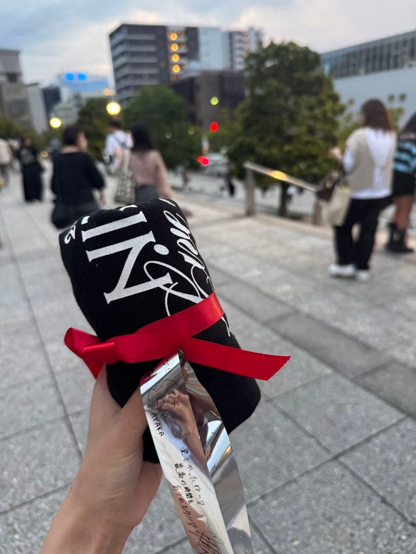 NiziU メンバー全員直筆サイン入りTシャツ ライブ当日リマさんから直接受取