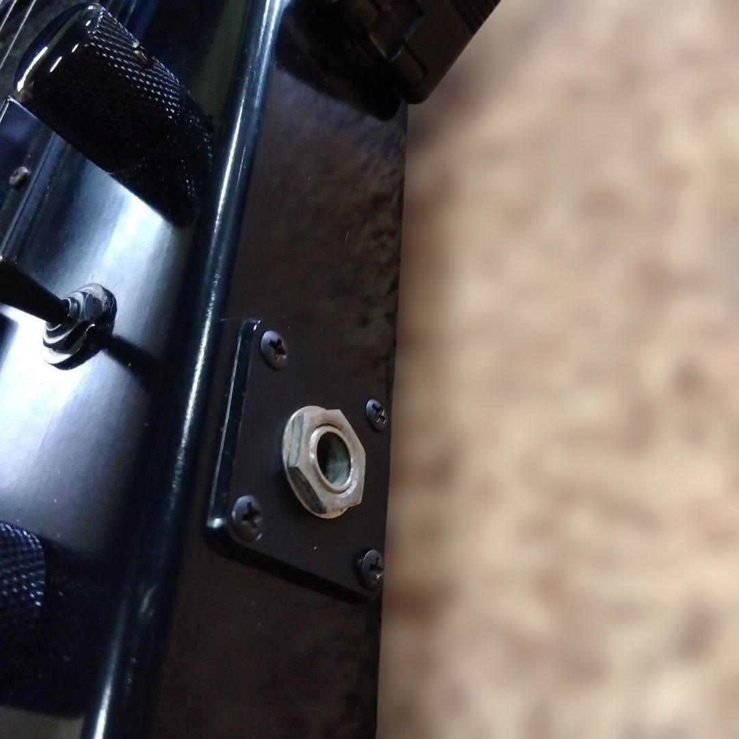 ②スタインバーガータイプ　ヘッドレスギター