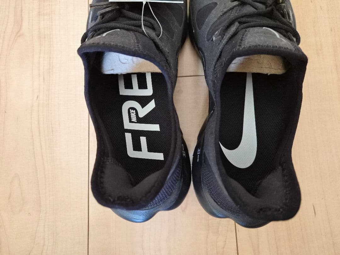 新品未使用タグ付き 27.5cm NIKEナイキ フリーラン5.0 　ブラック