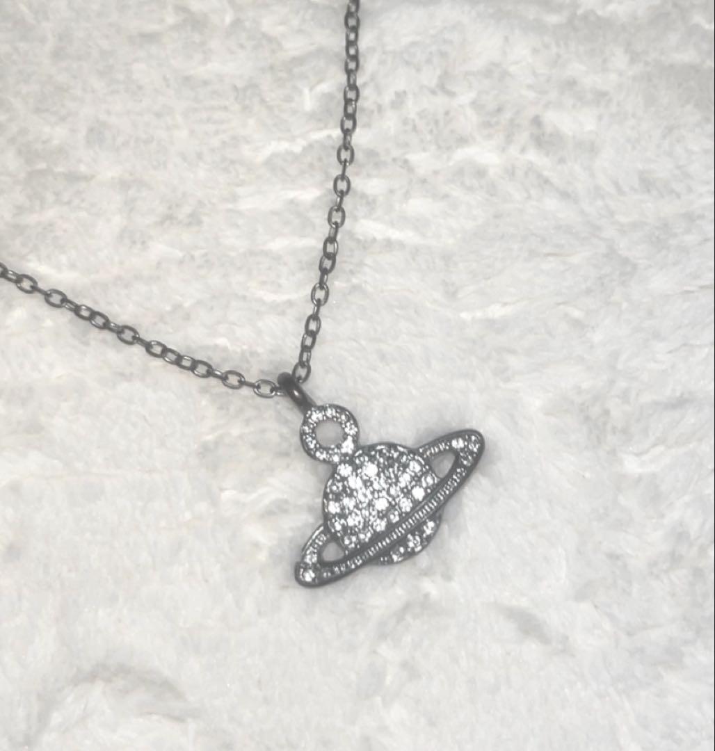 Vivienne Westwood モチーフ 土星 惑星 ネックレス - メルカリ