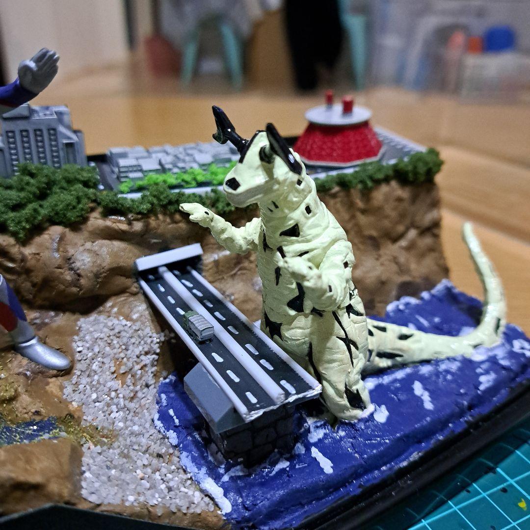 ジオラマ ウルトラマン ティガ・ダイナ・ガイア - メルカリ