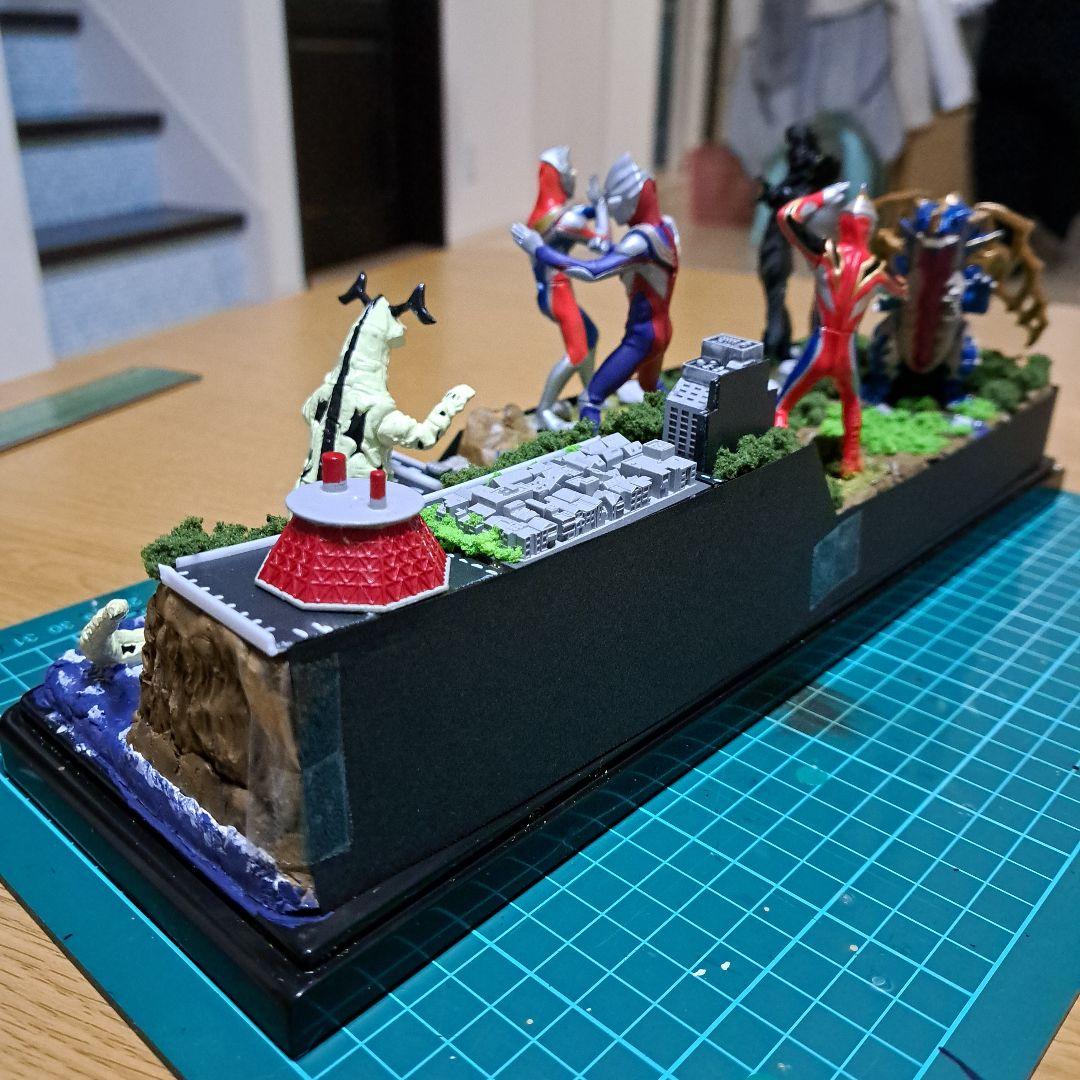 ジオラマ ウルトラマン ティガ・ダイナ・ガイア - メルカリ