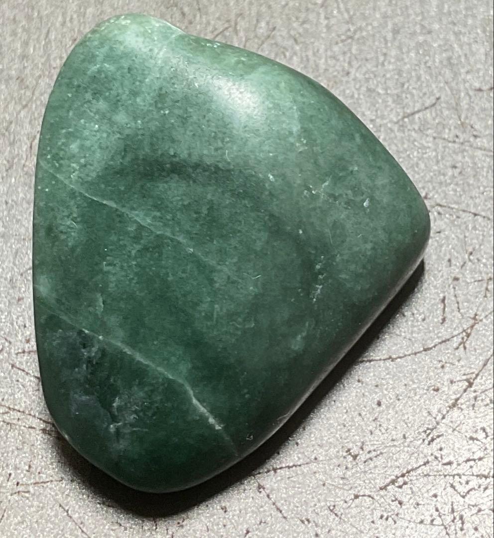 濃緑色　糸魚川翡翠11g ヒスイ　ひすい 濃緑色 糸魚川翡翠11g ヒスイ ひすい