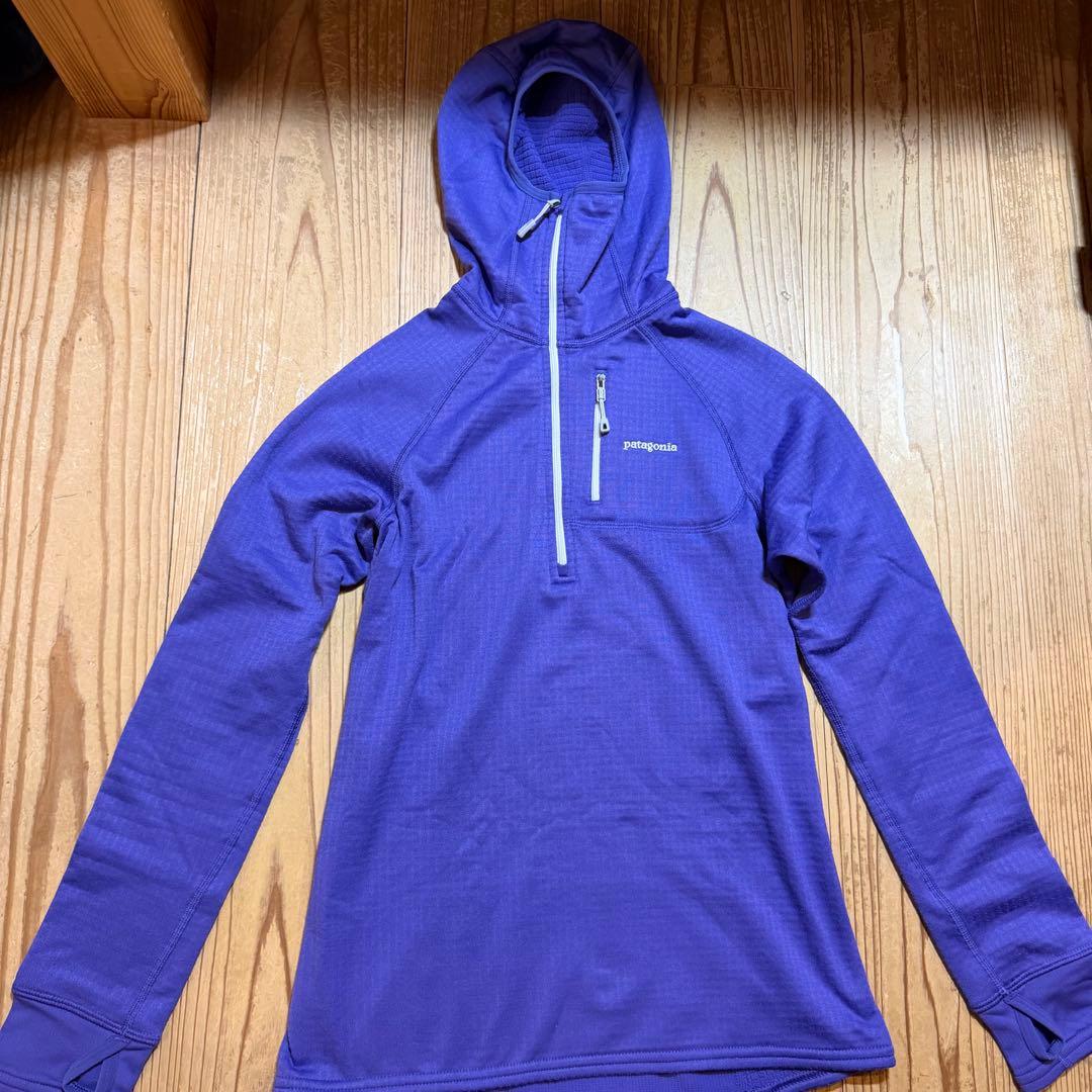 定価20,350円 70%off】パタゴニア ウィメンズ R1 フーディ XS - メルカリ