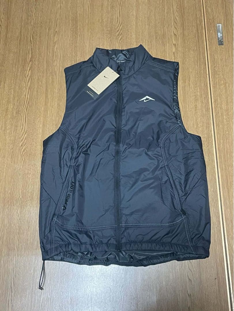 L ナイキ ランディビジョン エアロレイヤー ベスト FZ0002-010 - メルカリ