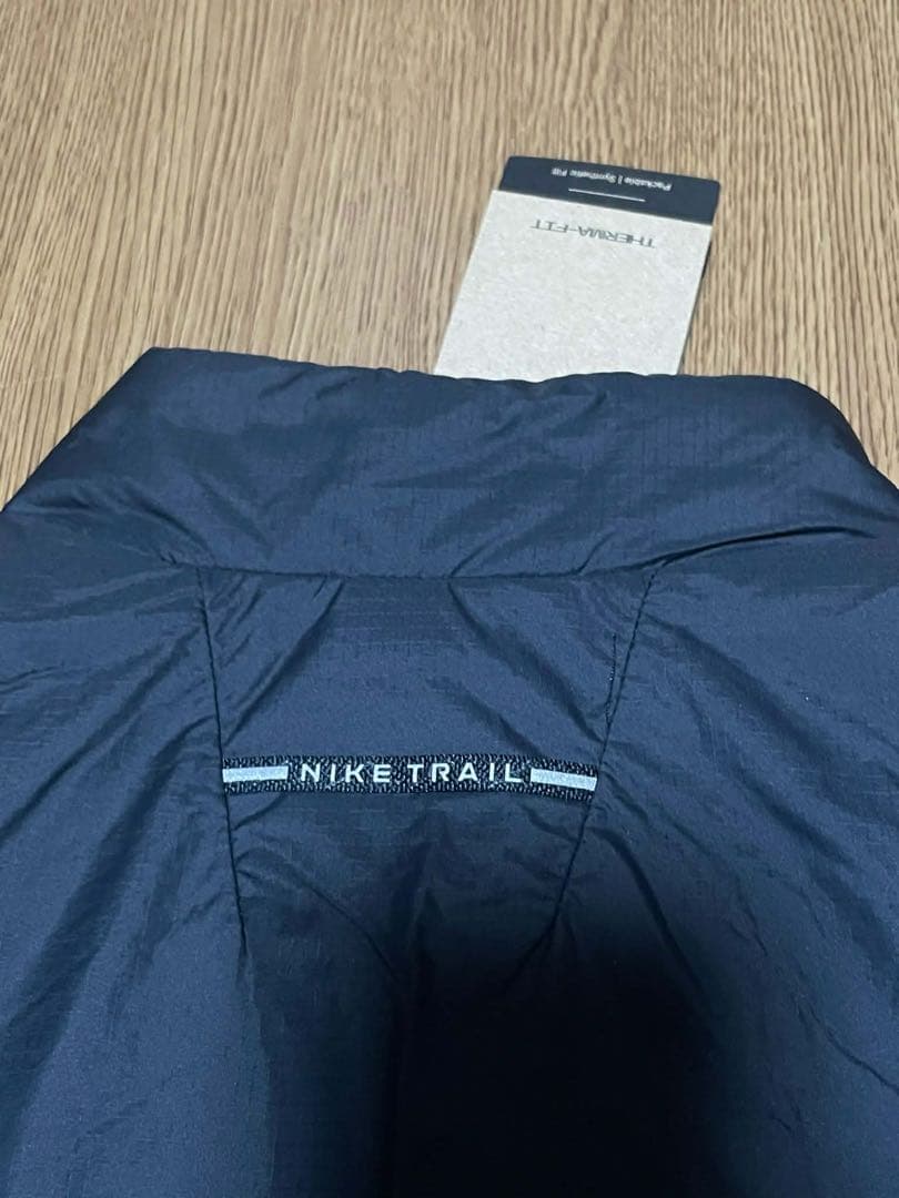 L ナイキ ランディビジョン エアロレイヤー ベスト FZ0002-010 - メルカリ