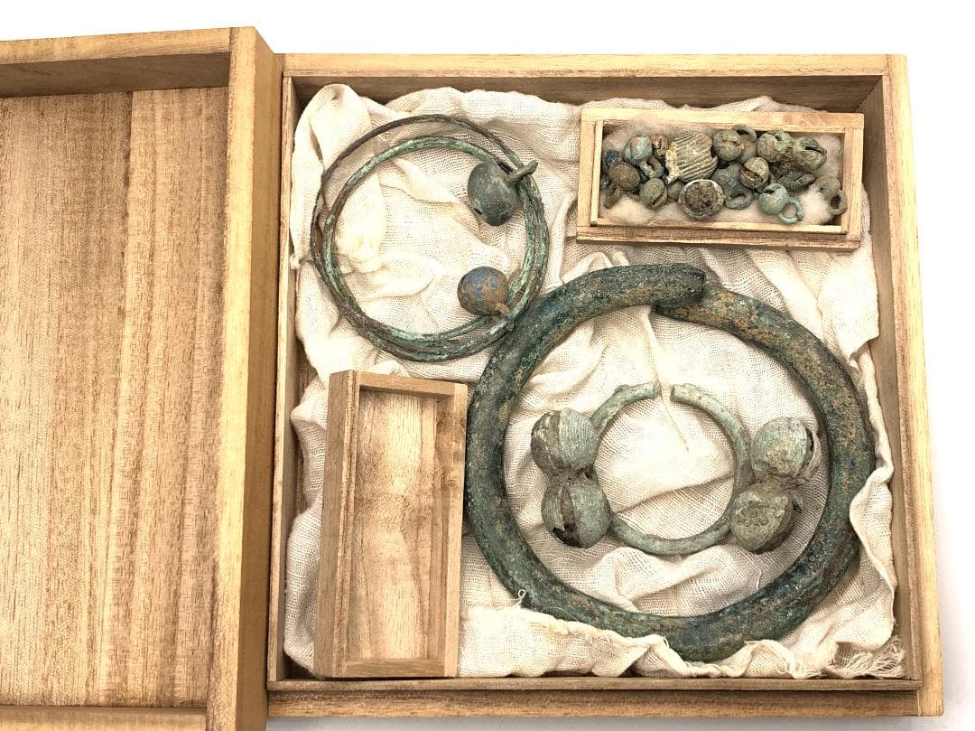 【 クメール青銅環/鈴 】　１２世紀　出土品　多数　蔵出　桐箱入り 高岡銅器 香皿 | かめ 丸型香立付 桐箱入 | 金青銅 | 松美堂