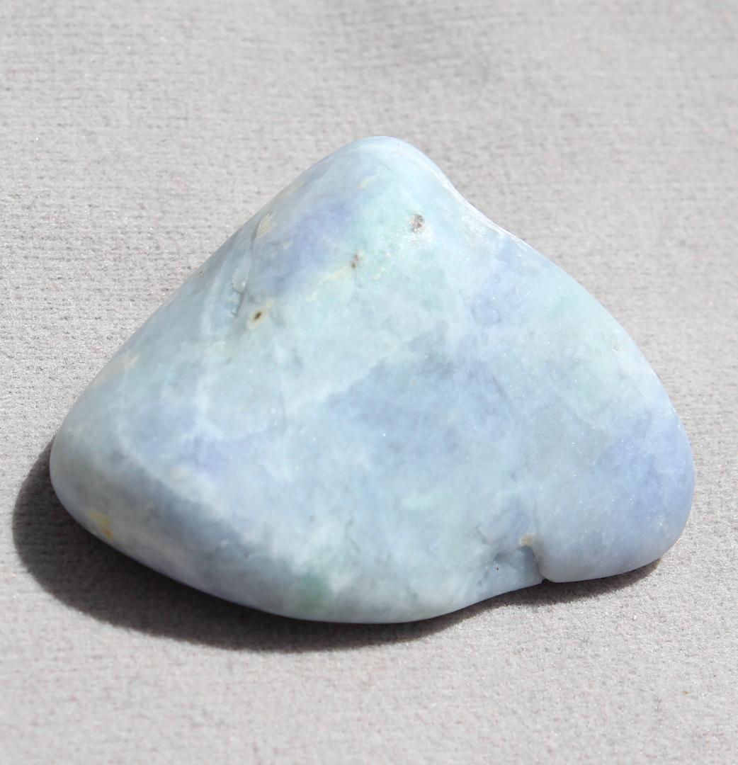 ［超綺麗］多色系 糸魚川翡翠 ラベンダー翡翠 原石 31.0g