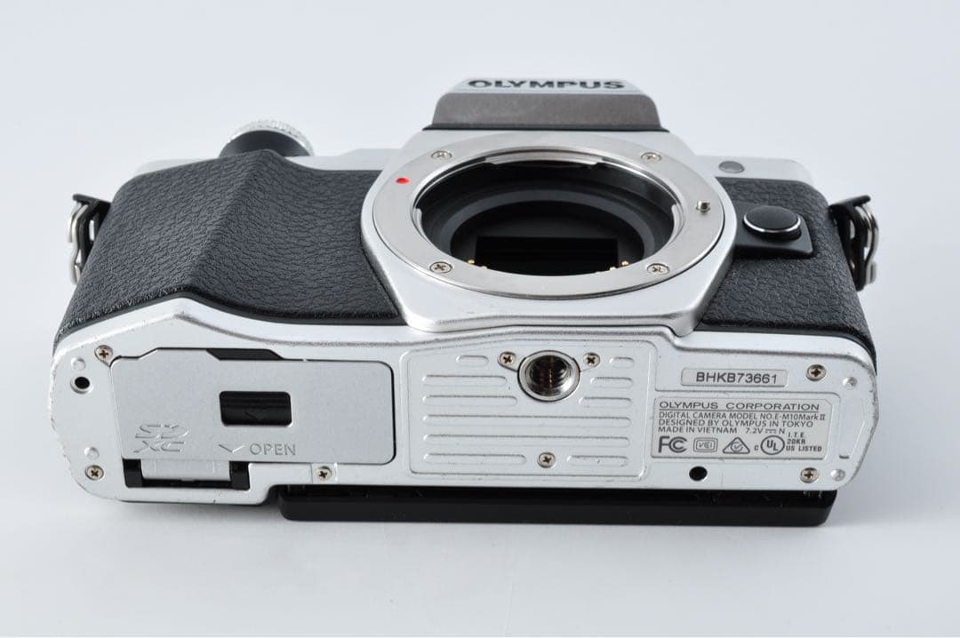 《 S数2210回！ 》OLYMPUS OM-D E-M10 II ボディ