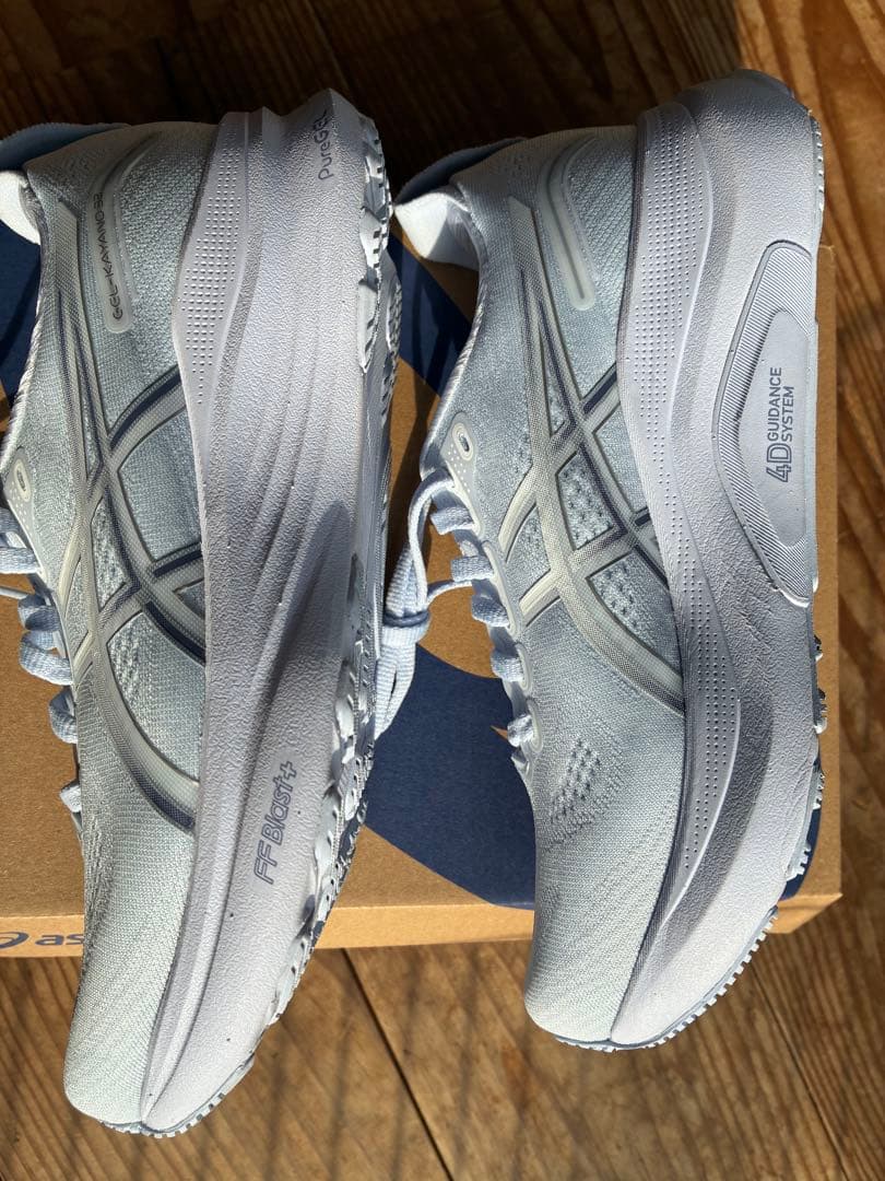 アシックス　GEL KAYANO 32 23.5cm