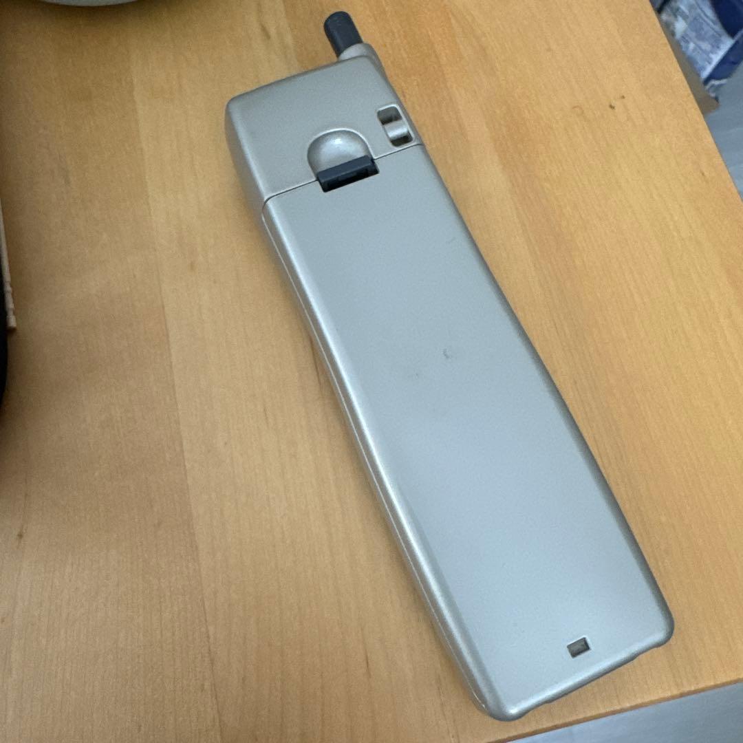 docomo P101 HYPER デジタルムーバ シャンパンゴールド mova - メルカリ