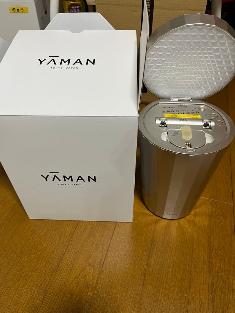 YAMAN 美顔器 シルバー 多面体デザイン 全新一代科技面膜 | YA-MAN TOKYO JAPAN | ヤーマン株式会社