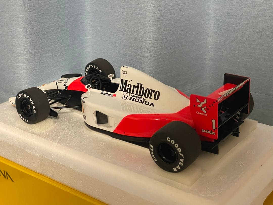 オートアート 1/18 マクラーレンホンダ MP4/6 マルボロデカール加工品