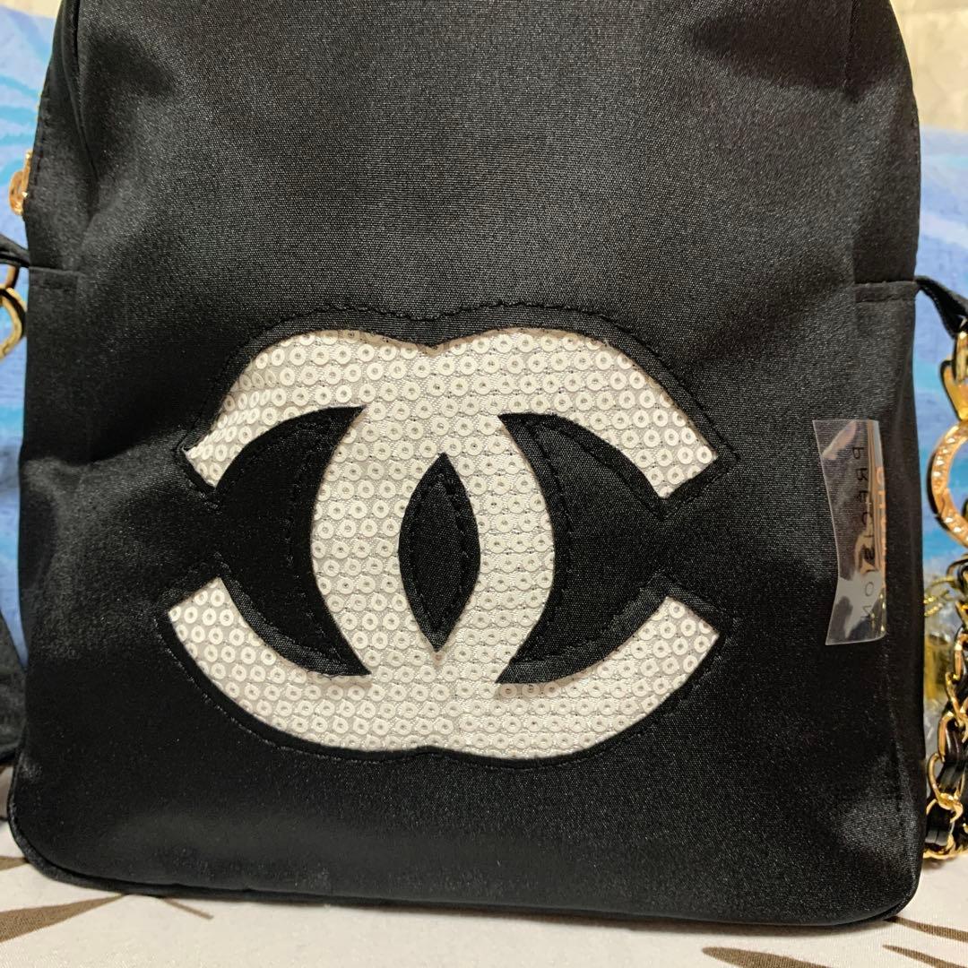 CHANEL ノベルティ　ブラック ショルダーバッグ　斜めがけ