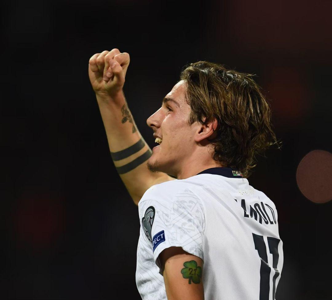 EURO2020予選 選手支給用シャツ ザニオーロ ルネサンスモデル