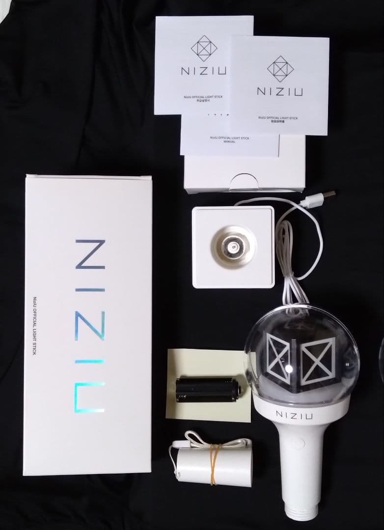 NiziU ペンライト 2本セット 動作確認済 即日発送可 LIGHTSTICK - メルカリ