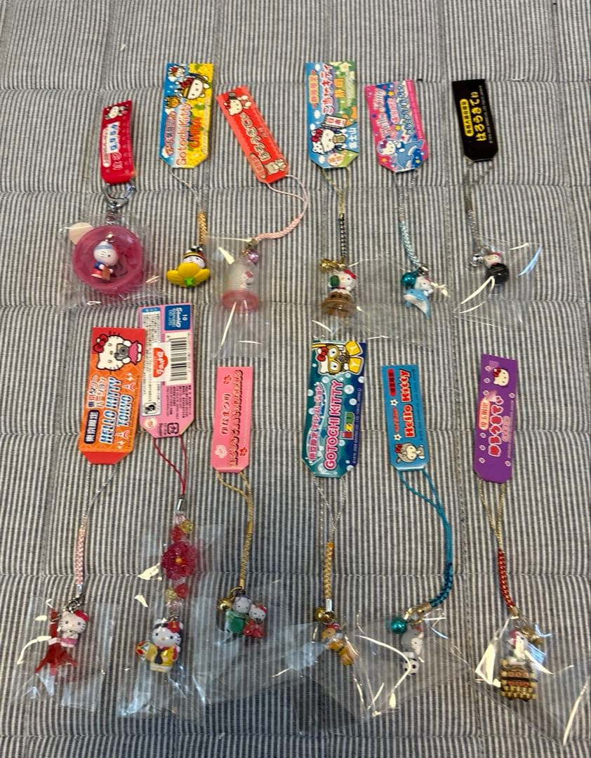 ご当地キティ　ストラップ　まとめ 16個セット】キティ 根付 ストラップ 御当地 レア｜Yahoo!フリマ（旧