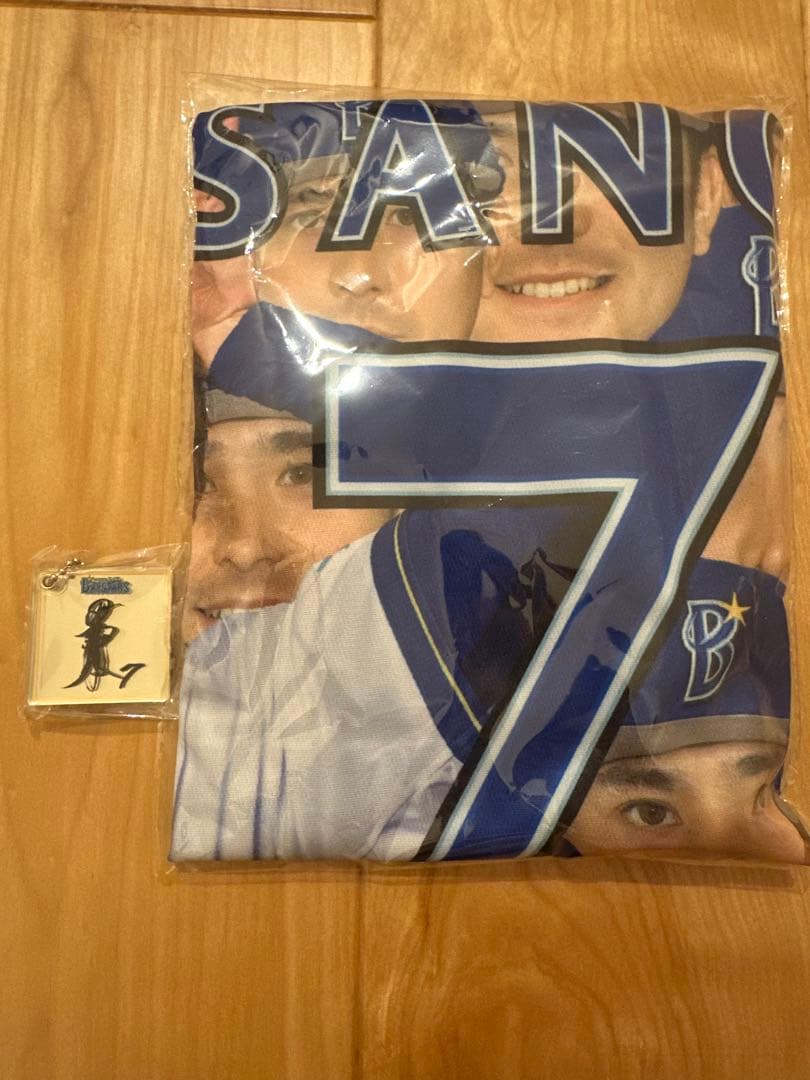横浜DeNAベイスターズ 佐野 選手 選手顔写真総柄Tシャツ ミラーキーホルダー 横浜DeNAベイスターズ 佐野恵太 2024 交流戦 配布 顔デカTシャツ