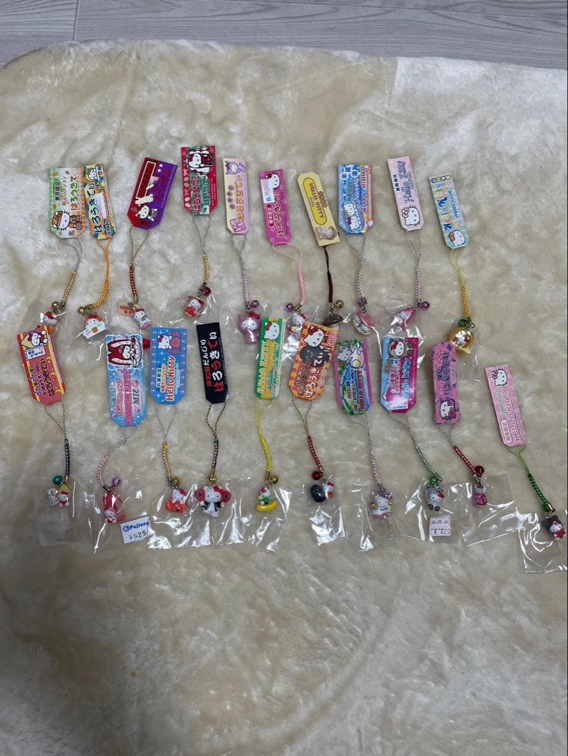 ご当地ハローキティ ストラップ約69個