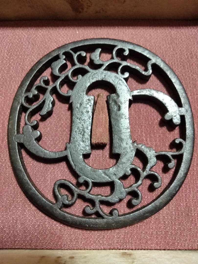 希少 鉄鍔 鐔 (忠好作 丁子透かし) 江戸時代 赤坂忠好 箱付き - メルカリ