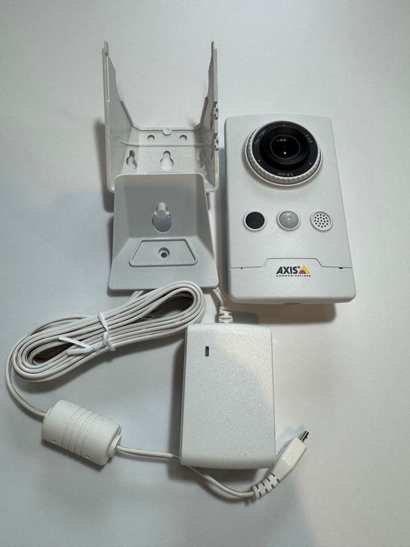 監視カメラAXIS 固定ネットワークカメラ M1065-LW - メルカリ