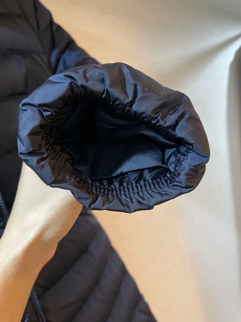 ぴ*き様 モンクレール ネイビー フード付き ダウンジャケット - メルカリ