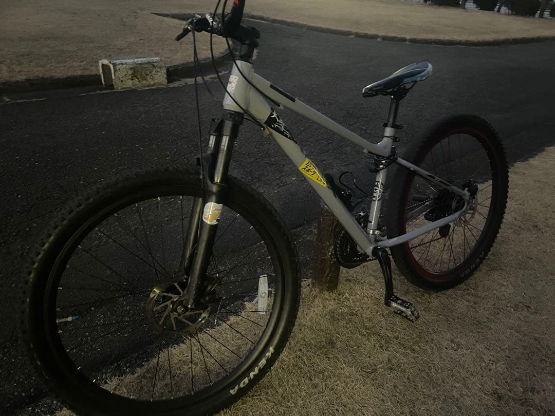 KAGRA27.5インチ マウンテンバイク RedBull 引き渡し限定です。 - メルカリ