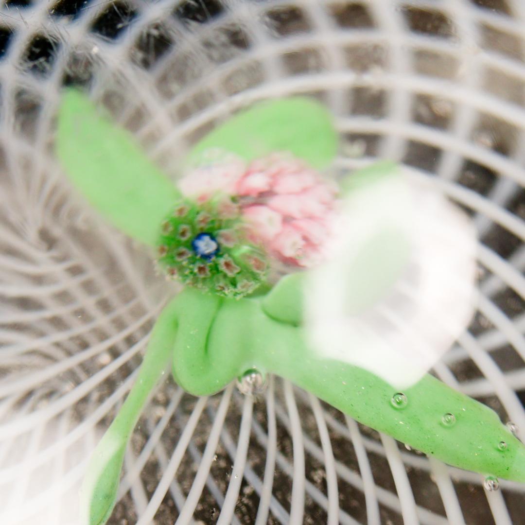 Latticino Glass ミルフィオリ フラワー ペーパーウエイト 置物 - メルカリ