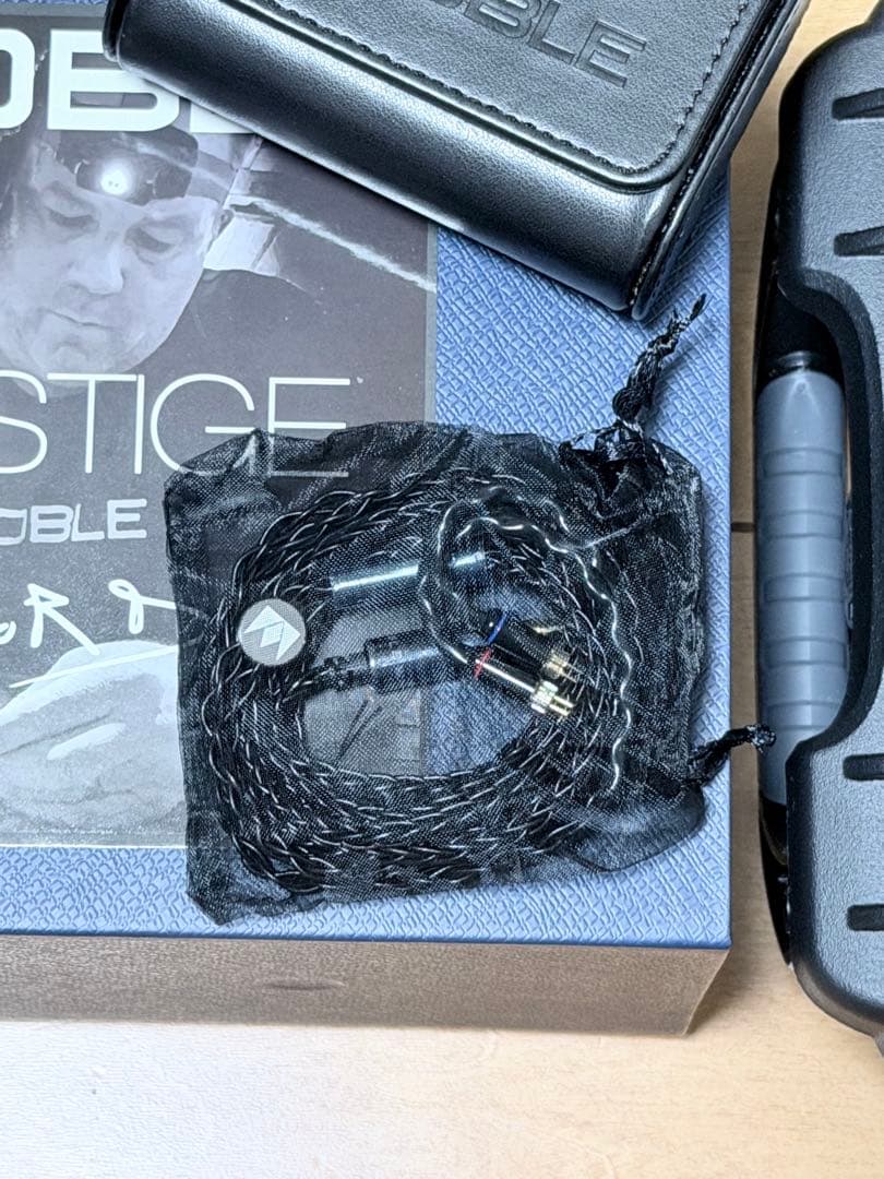 イヤホン Prestige \"SULTAN\" Universal Amboyna Burl