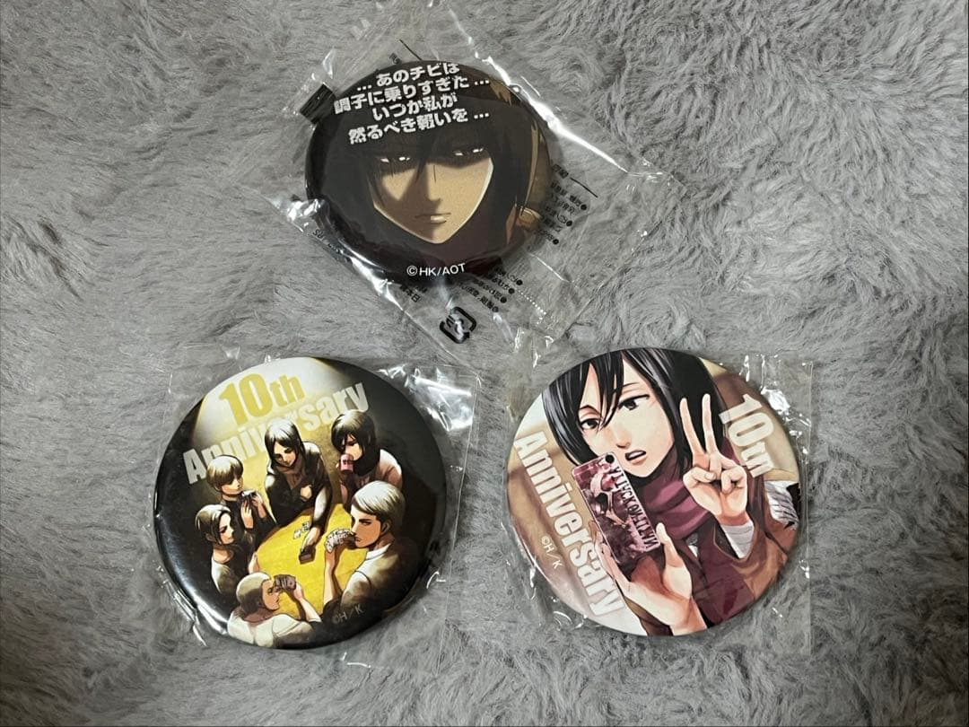 進撃の巨人 10th Anniversary 缶バッジ 3個セット ミカサ - メルカリ