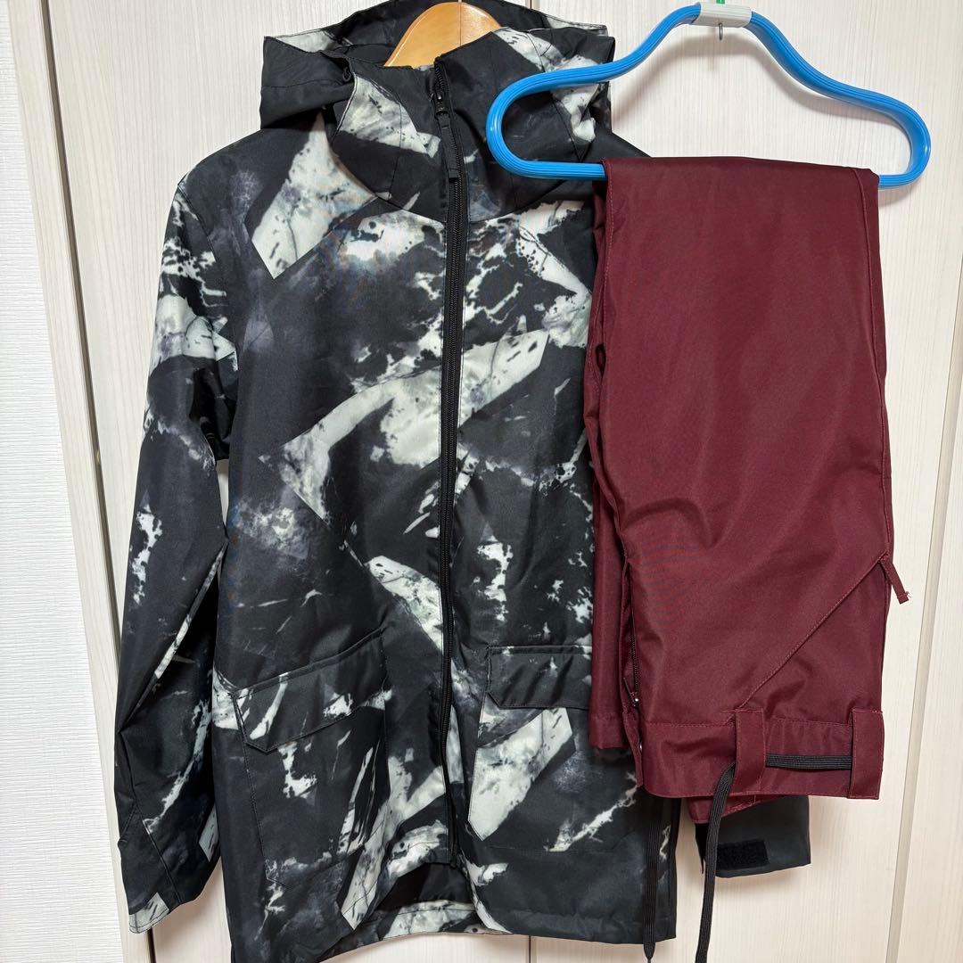 スノーボードウェア ジャケットとパンツセット　ユニセックスXS 上下セット スノーボードウェア 上下セット メンズ レディース スキーウェア 男女