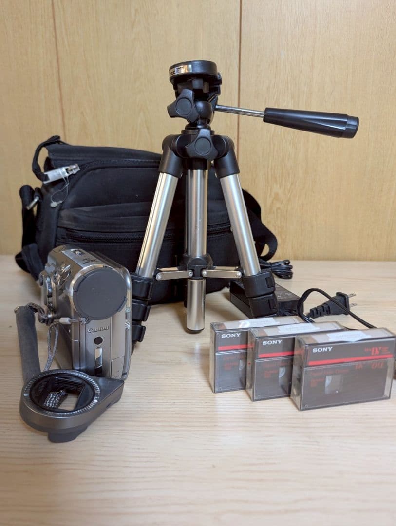 Canon IXY DV M5 デジタルビデオカメラ 写真DV”を極めた4.3メガ機、キヤノン「IXY DV M5」 - ITmedia NEWS