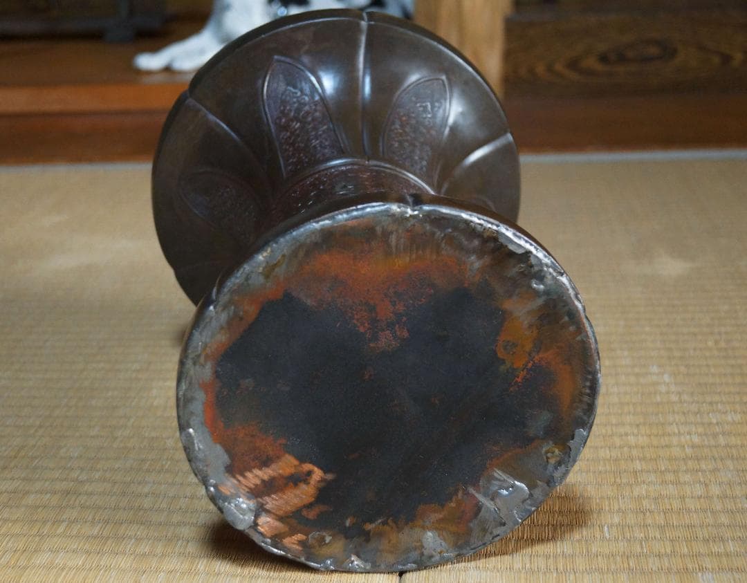 中国古美術 清 古銅大型陽刻『鳳凰祥瑞文』 尊式花生花器 葵口双耳 唐