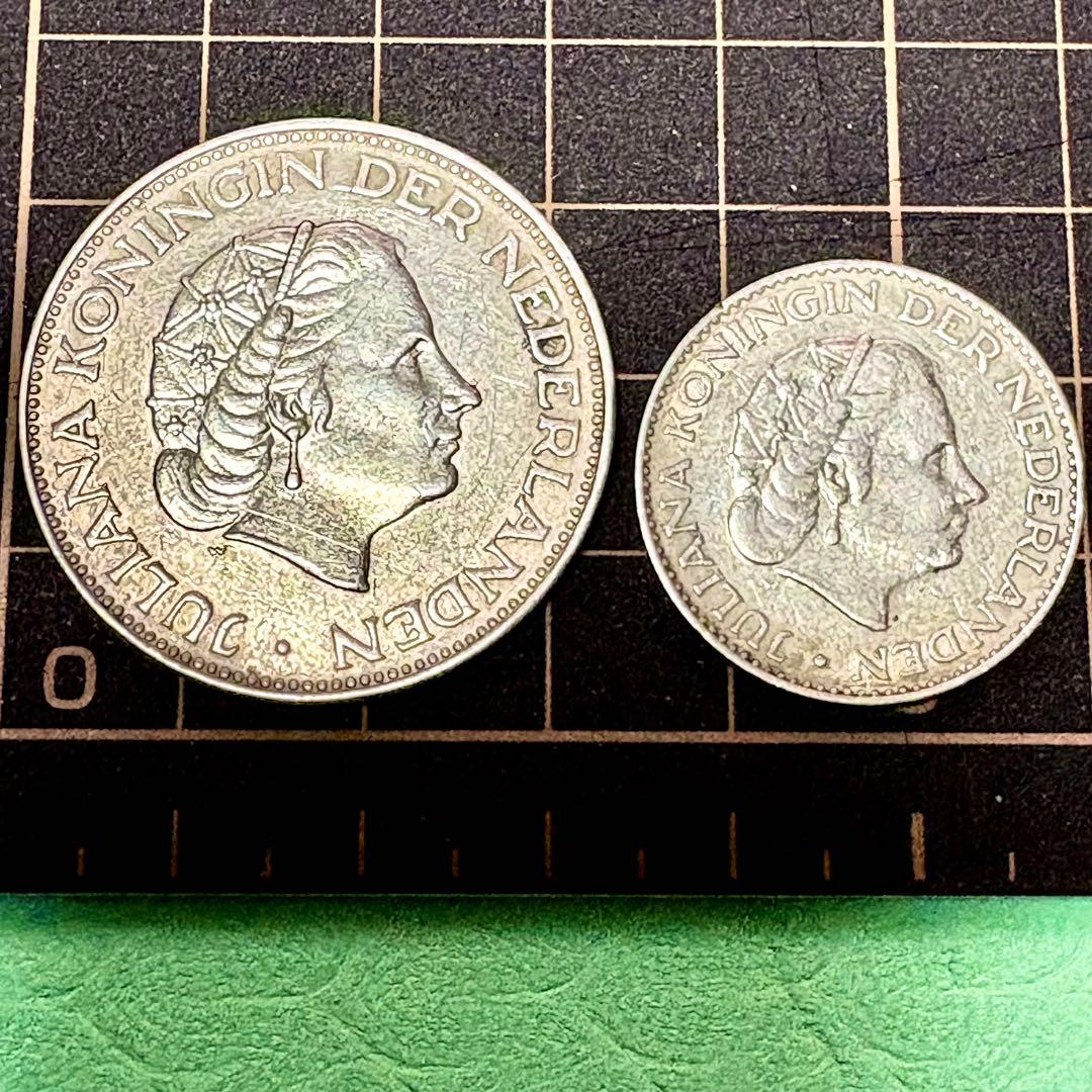 銀貨オランダ旧貨幣2.5ギルダー1959 &1ギルダー1955の2枚とオマケ3枚